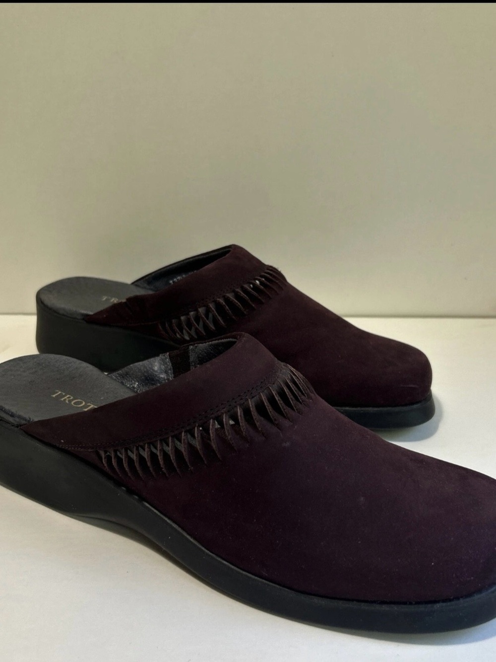 Trotters Woman's Twist Ion Leather Slip-on Mule Slider Clog Purple Size 10
